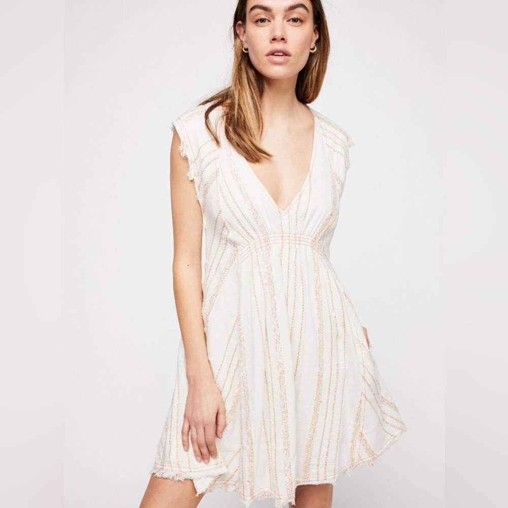 Free People Cactus Flower Mini Flare Dress size M Boho
Pink Cream Frayed